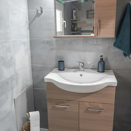 דירה αυτονομη κατοικια κληματαρια Nea Tirins